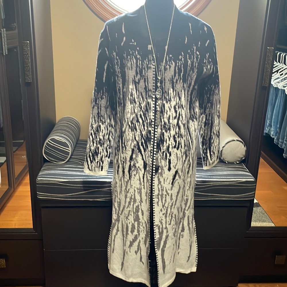 🆕NWOT Simply couture black gray and white long medium weight duster